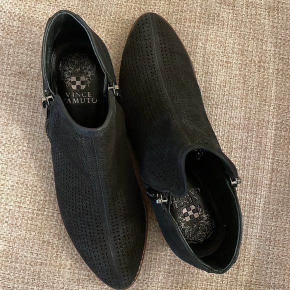 Vince Camuto ankle boots sz 6 - Picture 3 of 8